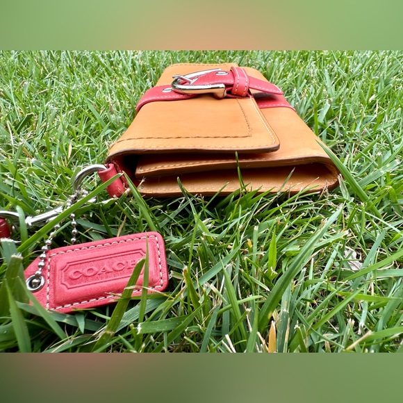 Vintage Coach SoHo Vachetta Leather Clutch - Picture 14 of 17